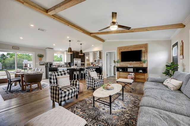 2400 Mist Ave, Stanton, TX 79782