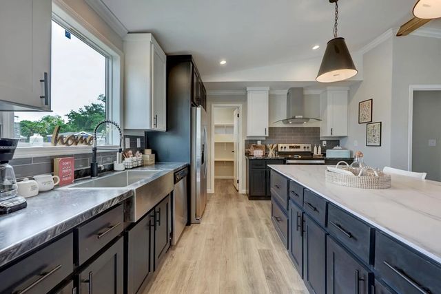 2400 Mist Ave, Stanton, TX 79782