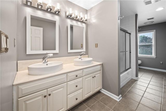 4450 Pond View Court, Bethlehem Twp, PA 18020