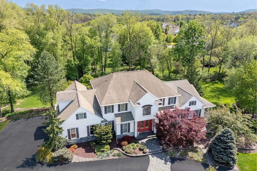 4450 Pond View Court, Bethlehem Twp, PA 18020