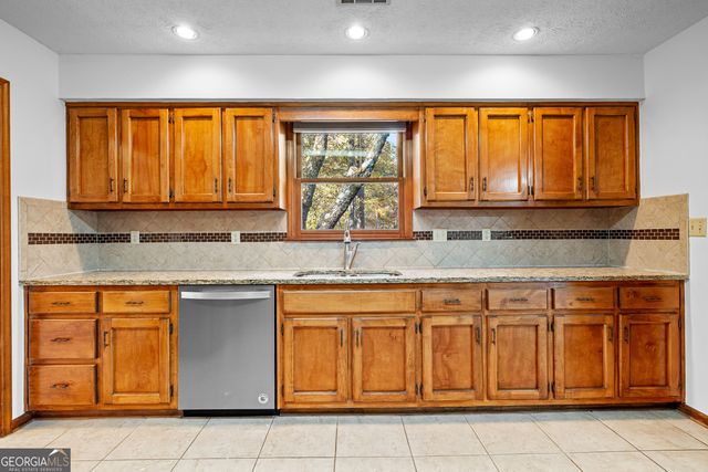 101 Sawtan Rim, Peachtree City, GA 30269