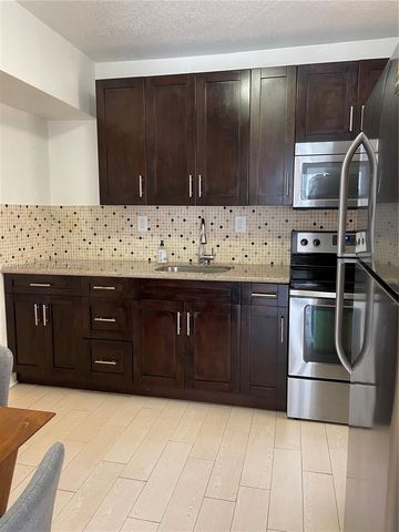 221 SW 9 AVE 2, Miami, FL 33130
