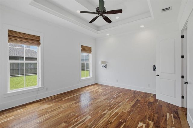 1035 N Worthington Drive, Lake Charles, LA 70605