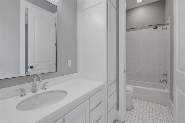1035 N Worthington Drive, Lake Charles, LA 70605