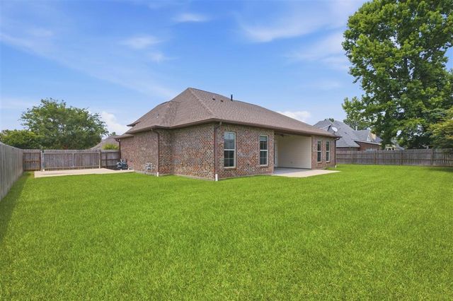 1035 N Worthington Drive, Lake Charles, LA 70605