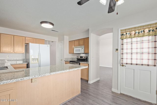 10848 W VENTANA Drive E, Sun City, AZ 85373