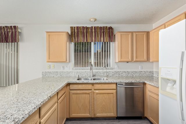 10848 W VENTANA Drive E, Sun City, AZ 85373