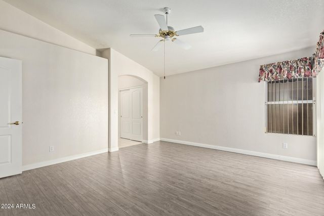 10848 W VENTANA Drive E, Sun City, AZ 85373