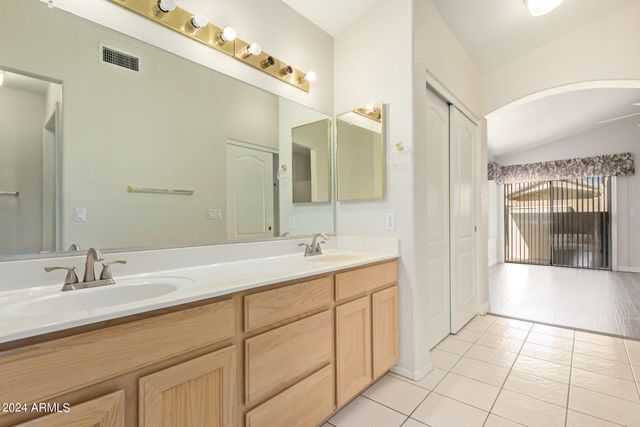 10848 W VENTANA Drive E, Sun City, AZ 85373