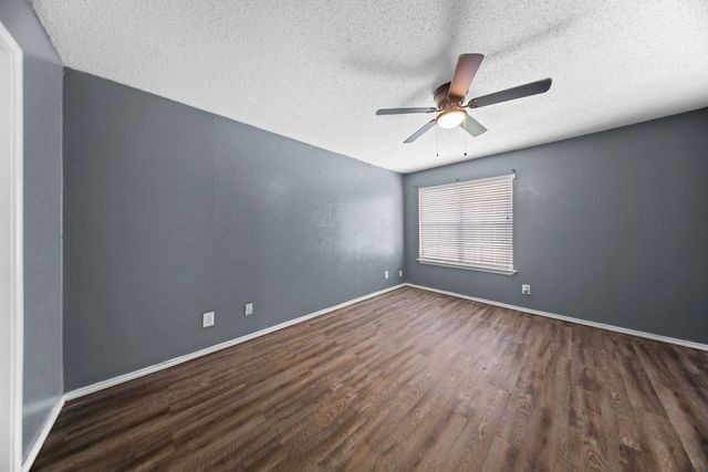 5501 Stoney Glen Drive, Mesquite, TX 75150