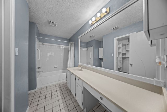 5501 Stoney Glen Drive, Mesquite, TX 75150