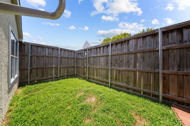 5501 Stoney Glen Drive, Mesquite, TX 75150