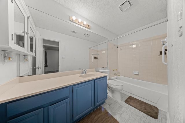 5501 Stoney Glen Drive, Mesquite, TX 75150