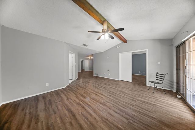 5501 Stoney Glen Drive, Mesquite, TX 75150