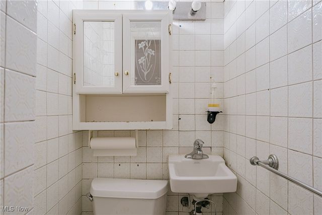 19814 Wickfield Avenue, Warrensville Heights, OH 44122