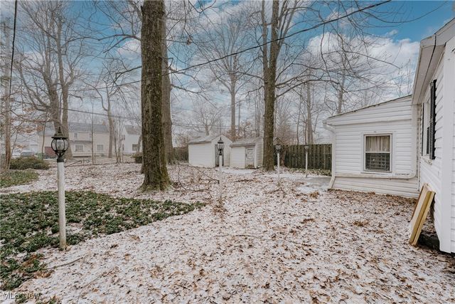 19814 Wickfield Avenue, Warrensville Heights, OH 44122