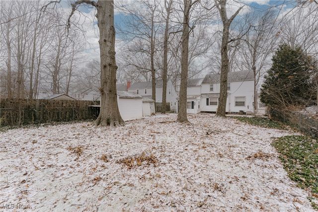 19814 Wickfield Avenue, Warrensville Heights, OH 44122