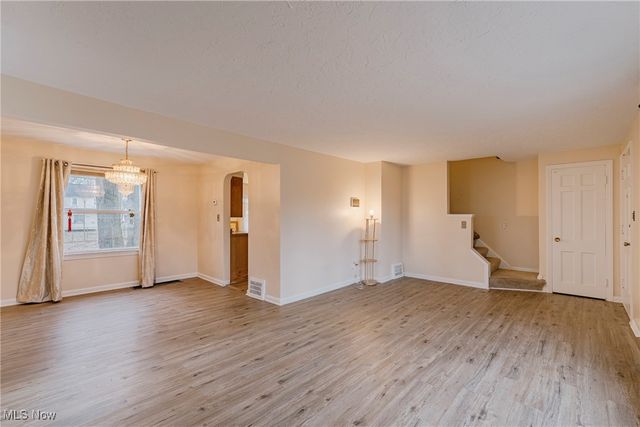 19814 Wickfield Avenue, Warrensville Heights, OH 44122