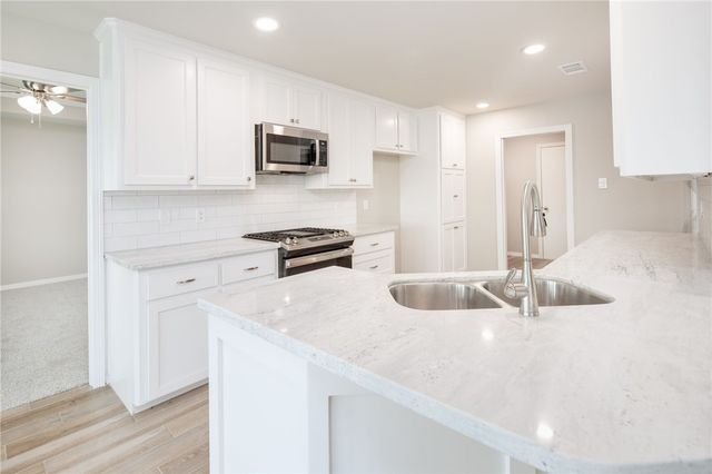 4205 Bedford Court, Bryan, TX 77802