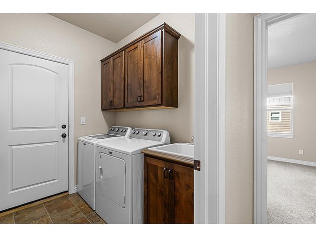 8736 Blackwood Dr, Windsor, CO 80550