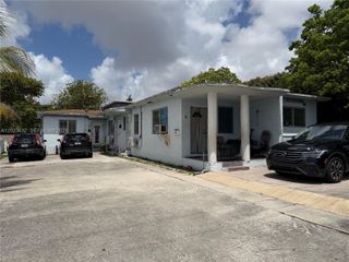 130 NW 16th Ave, Miami, FL 33125