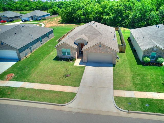 4204 Olivia Street, Mustang, OK 73064