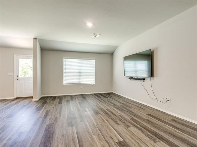 4204 Olivia Street, Mustang, OK 73064