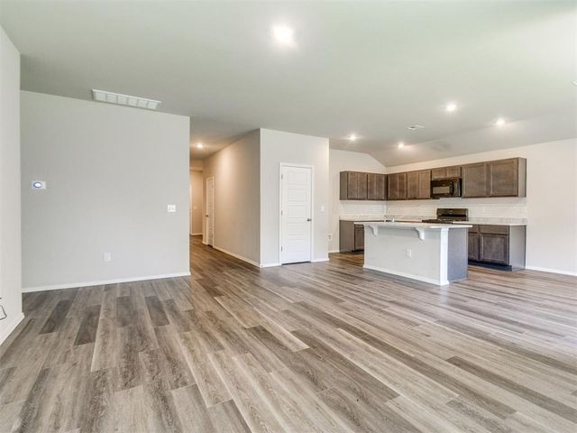 4204 Olivia Street, Mustang, OK 73064