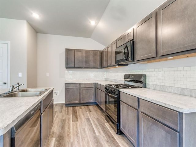 4204 Olivia Street, Mustang, OK 73064
