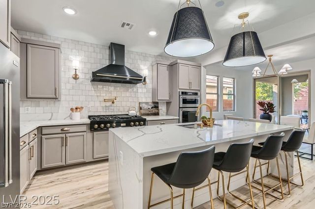 5873 Skyfall Court, Las Vegas, NV 89135