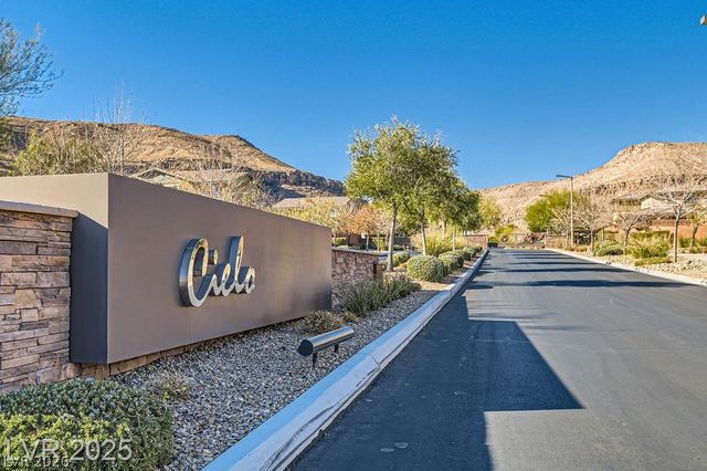 5873 Skyfall Court, Las Vegas, NV 89135