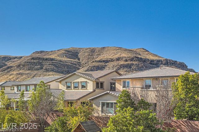 5873 Skyfall Court, Las Vegas, NV 89135