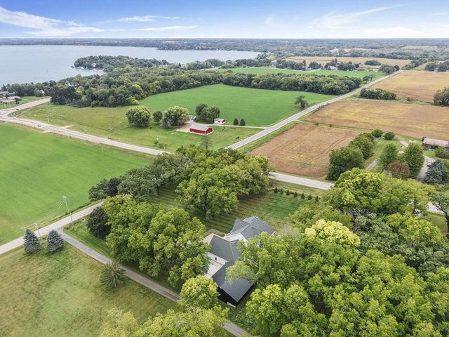 2257 Dyreson Road, Mcfarland, WI 53558