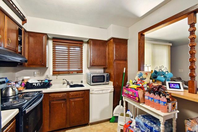 8657 N 73rd STREET, Milwaukee, WI 53223