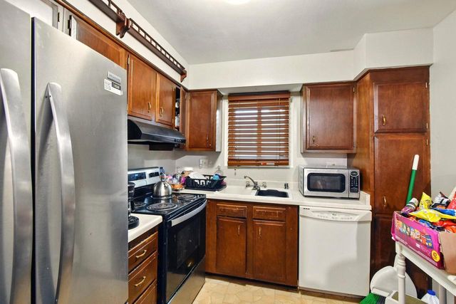 8657 N 73rd STREET, Milwaukee, WI 53223