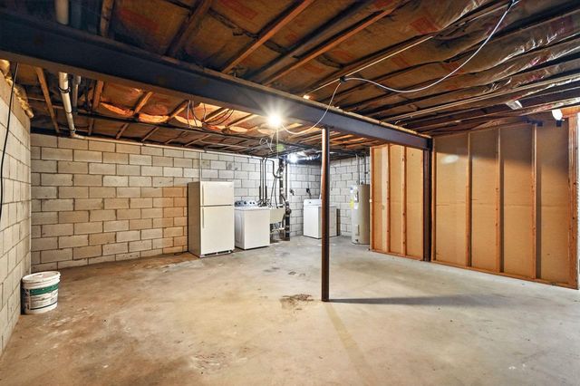 8657 N 73rd STREET, Milwaukee, WI 53223