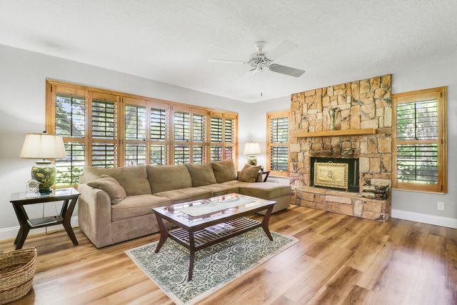 15421 110th Avenue N, Jupiter, FL 33478