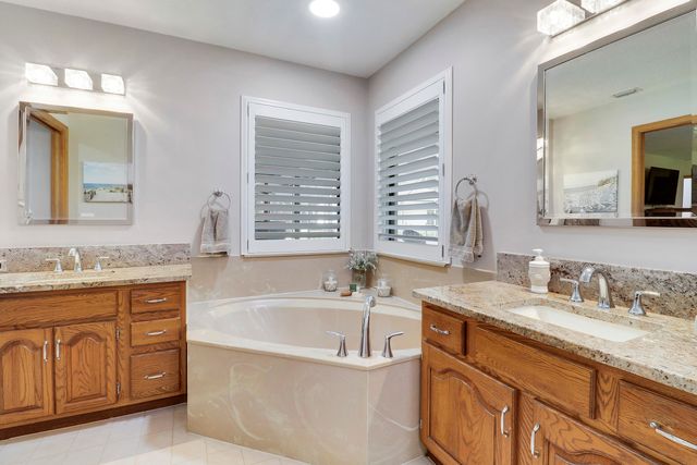 15421 110th Avenue N, Jupiter, FL 33478