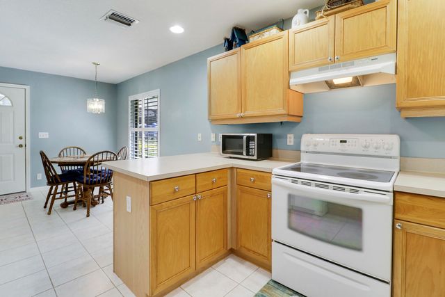 15421 110th Avenue N, Jupiter, FL 33478