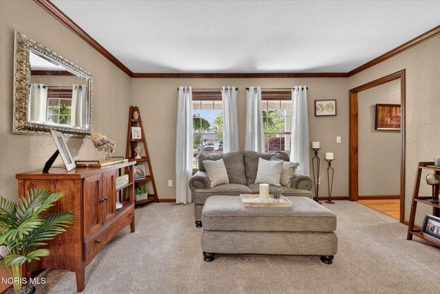 1880 Lexington Drive, Perrysburg, OH 43551