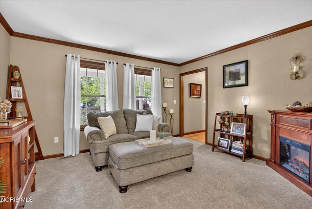 1880 Lexington Drive, Perrysburg, OH 43551