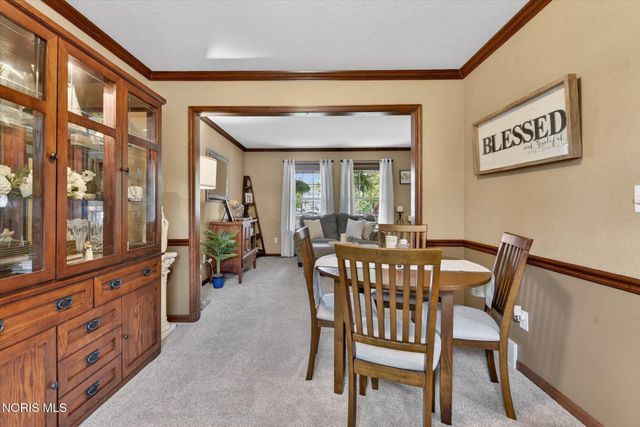 1880 Lexington Drive, Perrysburg, OH 43551