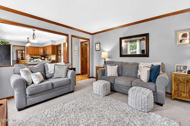 1880 Lexington Drive, Perrysburg, OH 43551