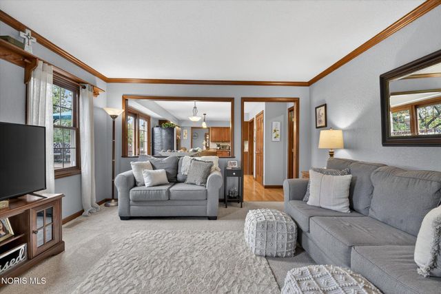 1880 Lexington Drive, Perrysburg, OH 43551