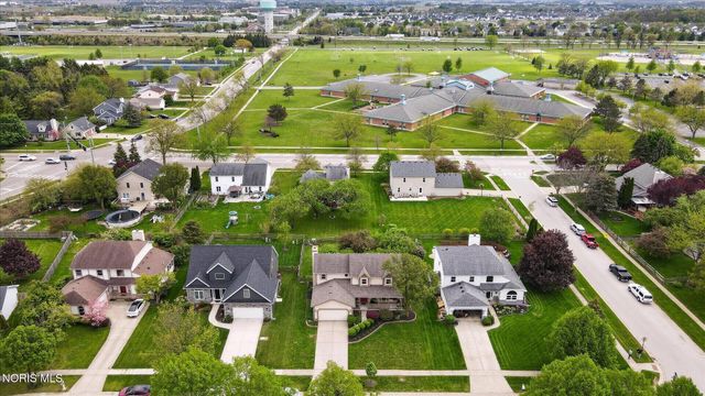 1880 Lexington Drive, Perrysburg, OH 43551