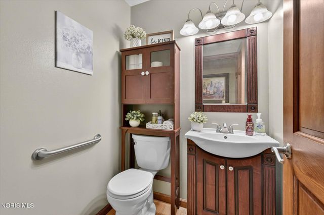 1880 Lexington Drive, Perrysburg, OH 43551