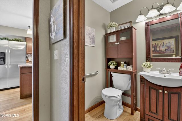 1880 Lexington Drive, Perrysburg, OH 43551