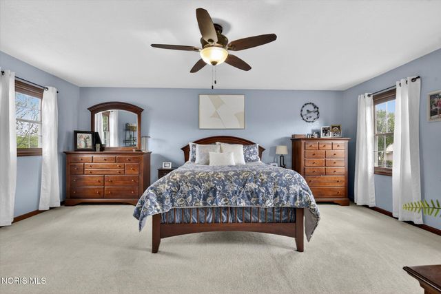 1880 Lexington Drive, Perrysburg, OH 43551