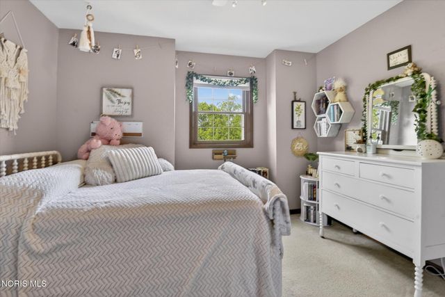 1880 Lexington Drive, Perrysburg, OH 43551