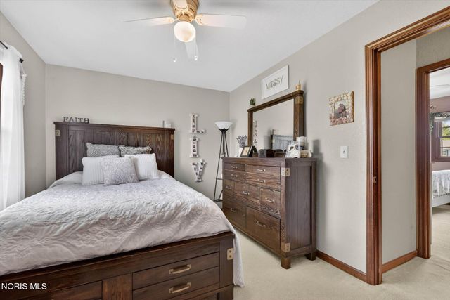 1880 Lexington Drive, Perrysburg, OH 43551